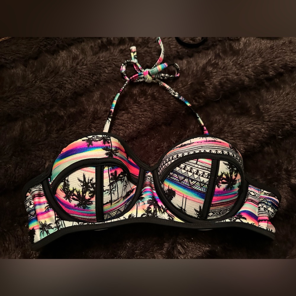 Palm Tree Push-up bikini top 🛍️